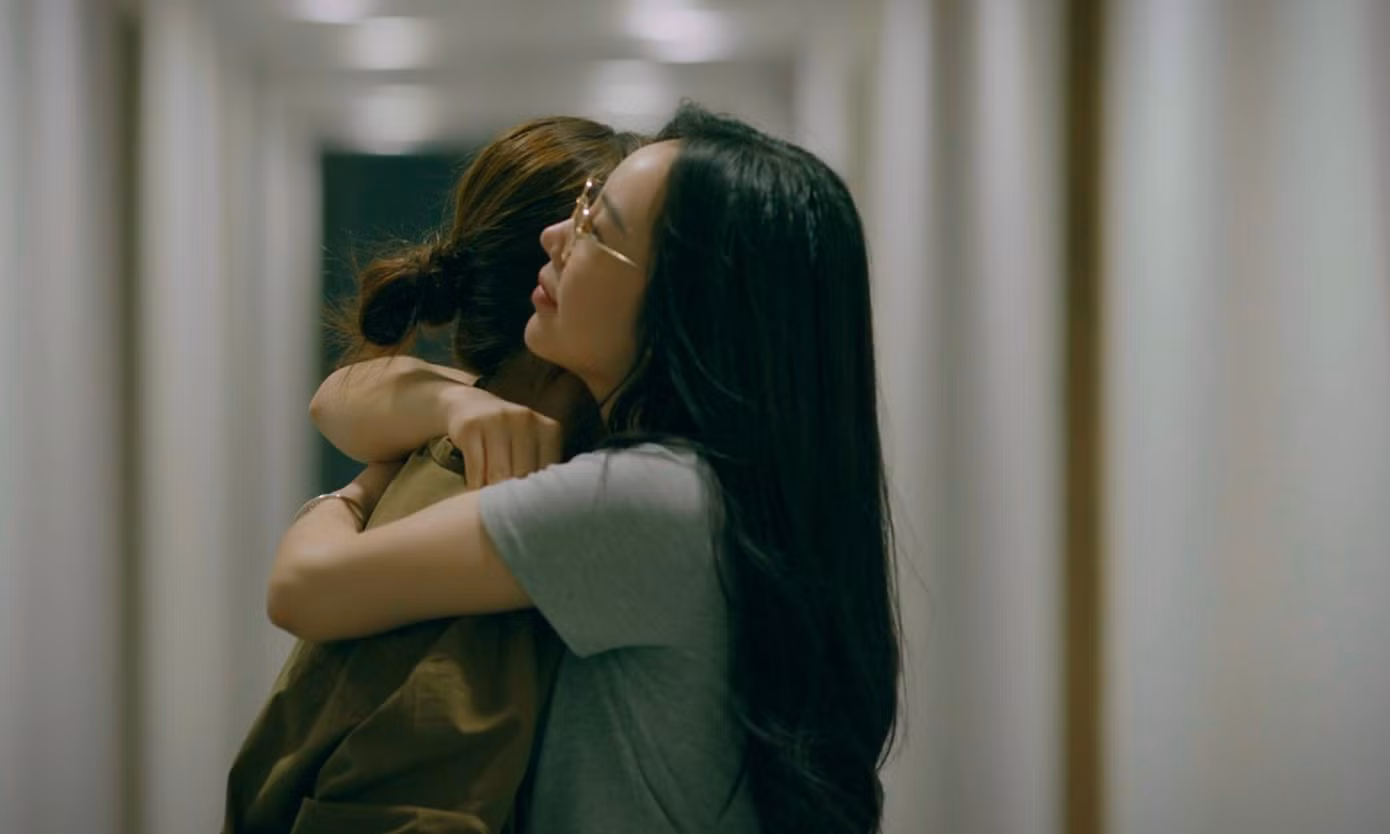 Mai Dương hơi một chút là tìm đến bạn thân Nguyệt.