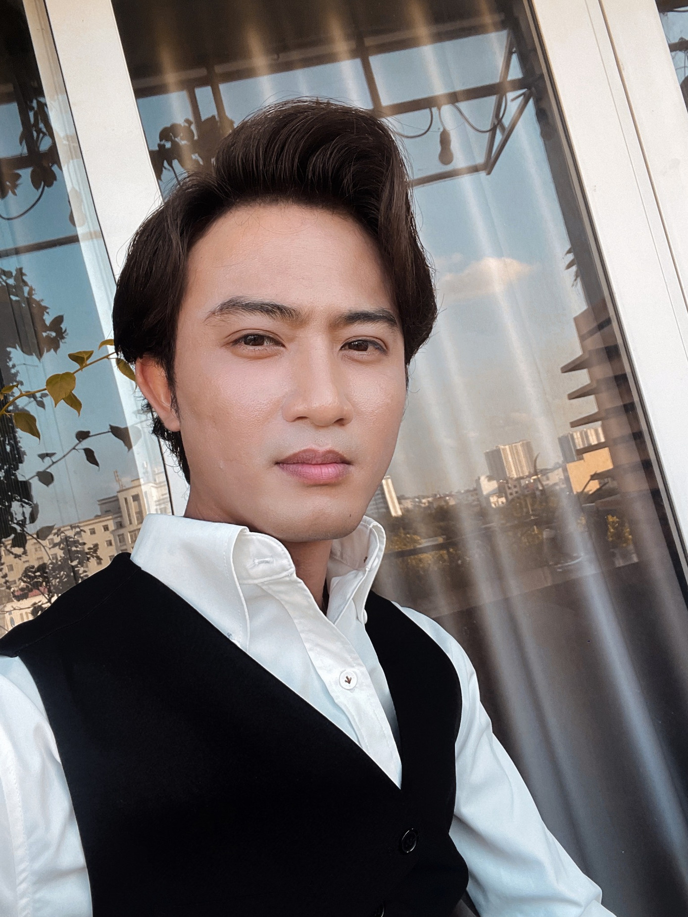 Doãn Quốc Đam là gương mặt chăm chỉ bậc nhất của phim VTV. Doãn Quốc Đam là gương mặt chăm chỉ bậc nhất của phim VTV.