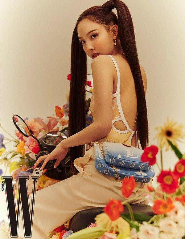 Nayeon vừa có bộ ảnh với trang phục Louis Vuitton