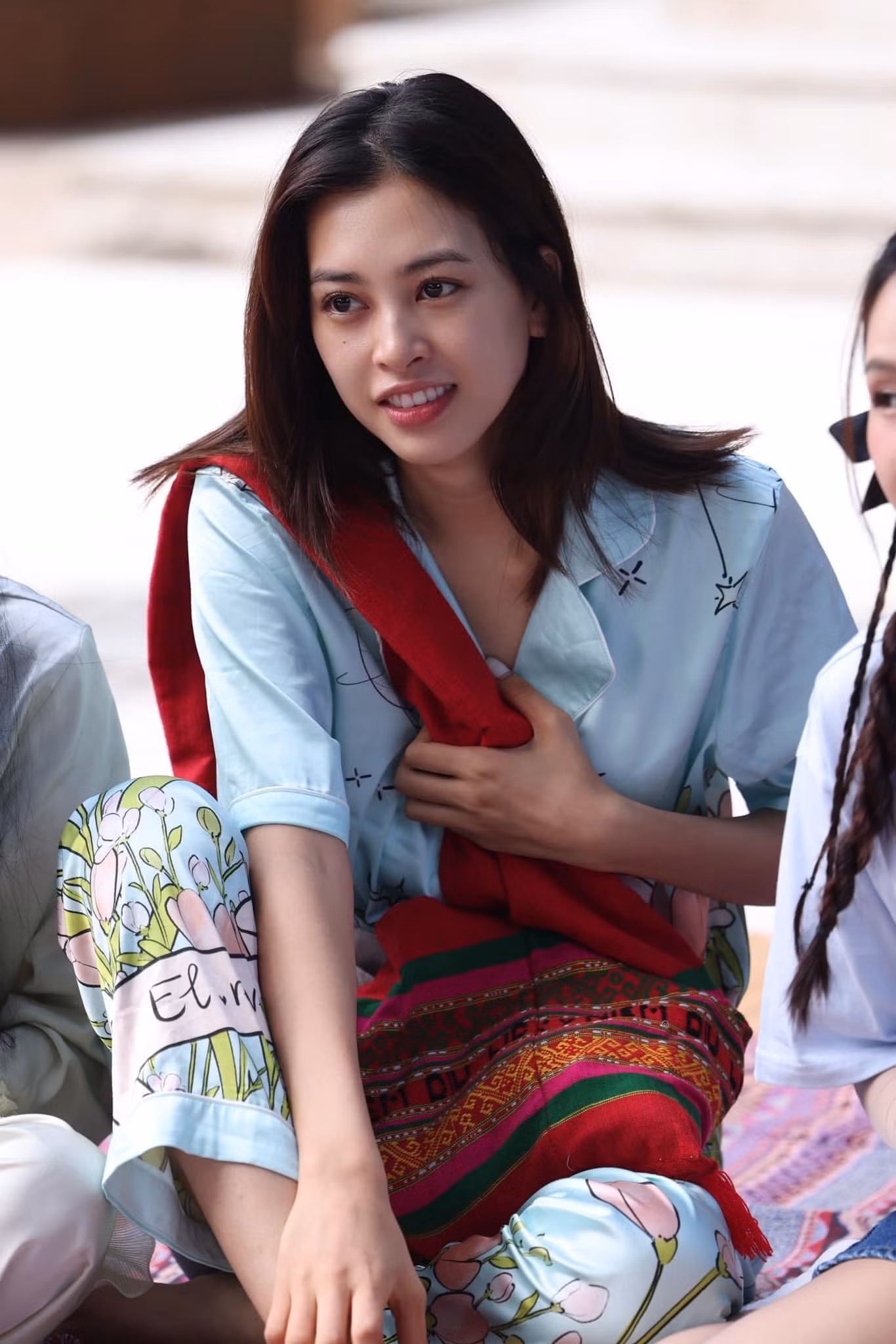 Tiểu Vy thường chỉ trang điểm nhẹ nhàng khi tham gia show thực tế.