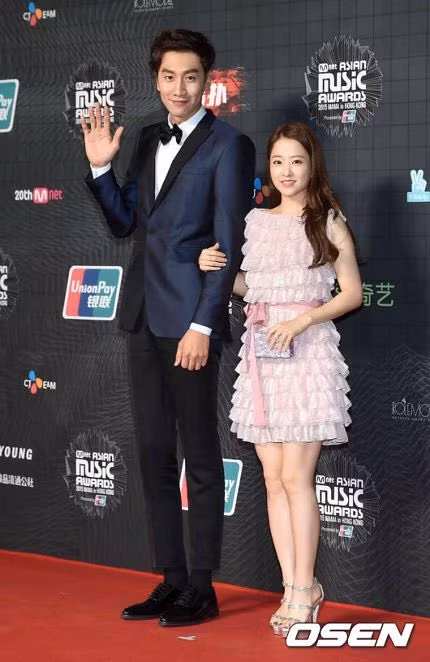 Lee Kwang Soo xưa nay nổi tiếng ở showbiz với chiều cao rất đáng nể.