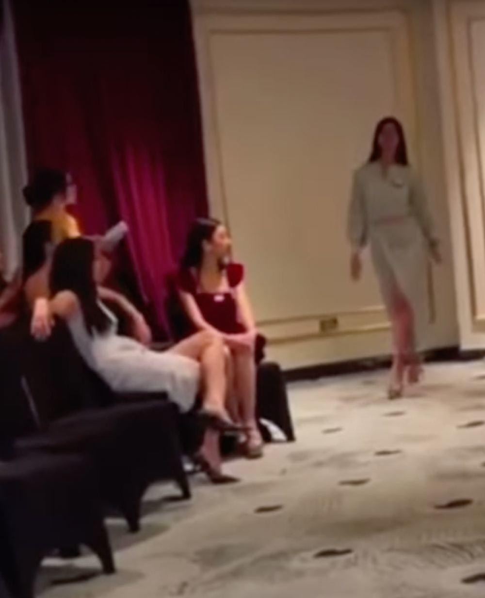 Dáng ngồi không giống ai của Nam Em khiến dân mạng tranh cãi Dáng ngồi không giống ai của Nam Em khiến dân mạng tranh cãi