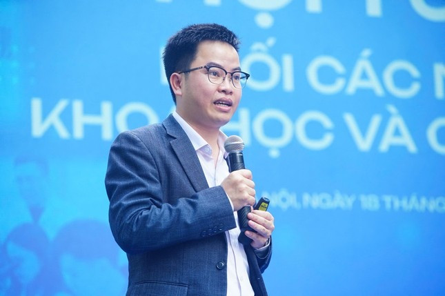 Tiến sĩ Phạm Huy Hiệu, Giảng viên trường Đại học VinUni khuyên các bạn trẻ cần lựa chọn ngành nghề giàu triển vọng. Tiến sĩ Phạm Huy Hiệu, Giảng viên trường Đại học VinUni khuyên các bạn trẻ cần lựa chọn ngành nghề giàu triển vọng.