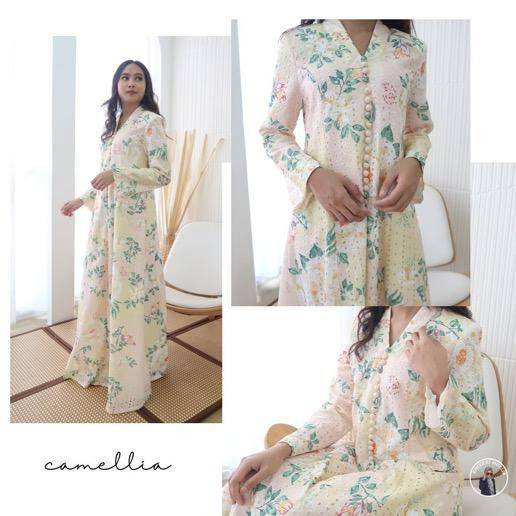 Các thiết kế kebaya (trang phục truyền thống của Indonesia) và kurung (trang phục truyền thống của Malaysia) với tông màu nhẹ nhàng, ngọt ngào tại Koleksi Murlia sẽ là lựa chọn “đổi gió” mới lạ cho trang phục hàng ngày. Các thiết kế kebaya (trang phục truyền thống của Indonesia) và kurung (trang phục truyền thống của Malaysia) với tông màu nhẹ nhàng, ngọt ngào tại Koleksi Murlia sẽ là lựa chọn “đổi gió” mới lạ cho trang phục hàng ngày.