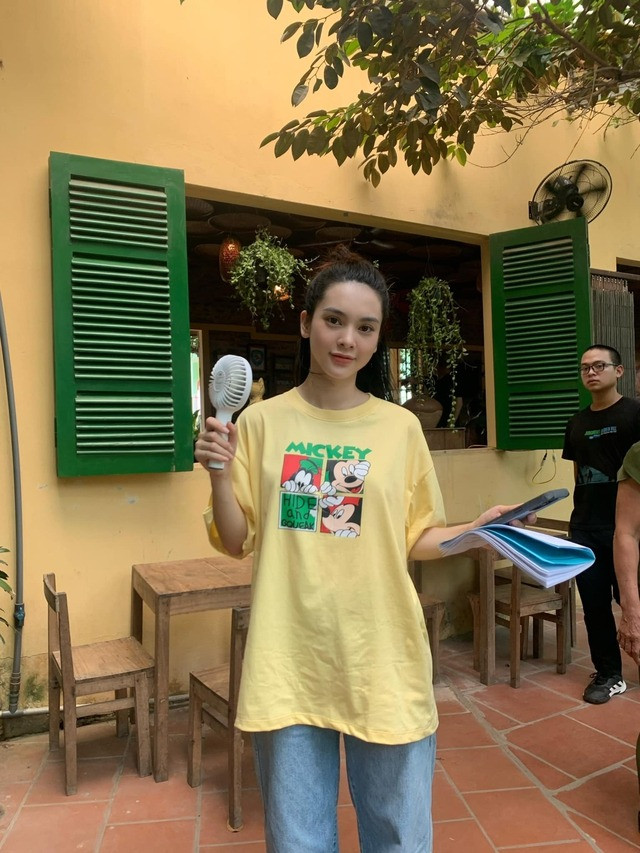 Quỳnh Lương, Trọng Lân khoe tạo hình trong phim mới.