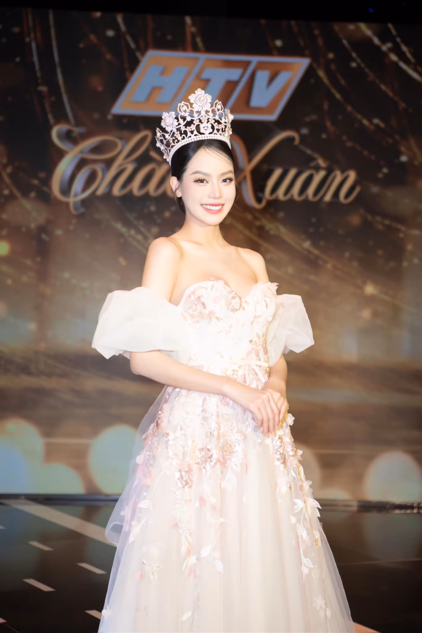 Nhưng sau đó, nam ca sĩ đã hủy theo dõi nàng hậu