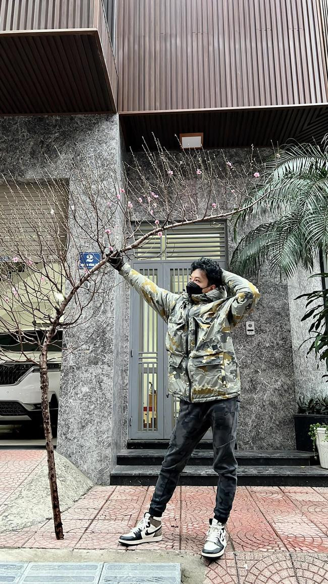 Lan Phương, Hồng Đăng khoe ảnh trở lại trường quay. Lan Phương, Hồng Đăng khoe ảnh trở lại trường quay.