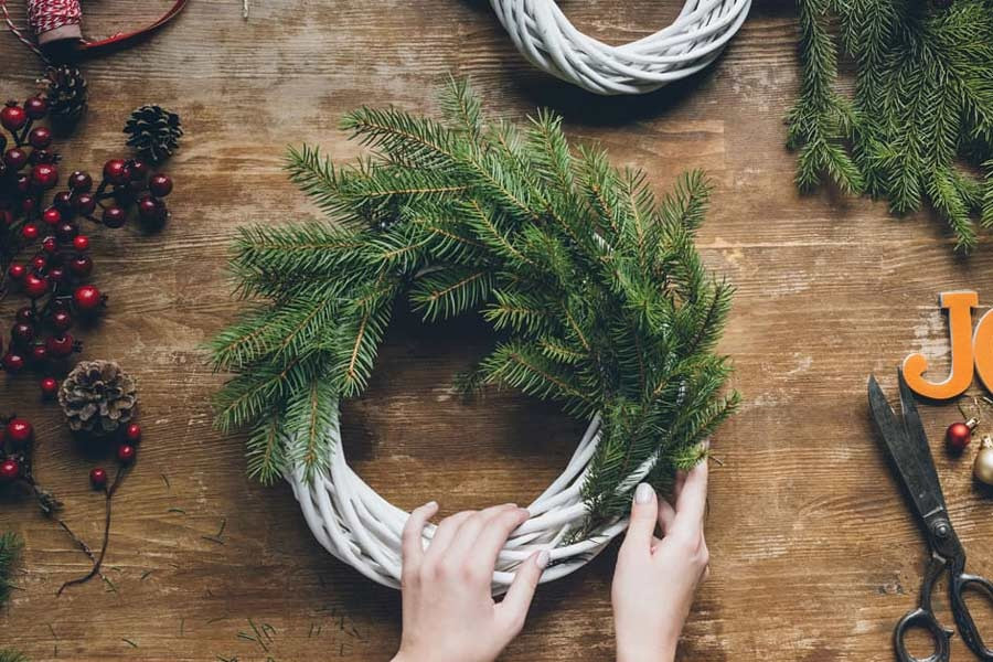 Rất nhiều tween đang hào hứng với hoạt động làm vòng nguyệt quế. Rất nhiều tween đang hào hứng với hoạt động làm vòng nguyệt quế.