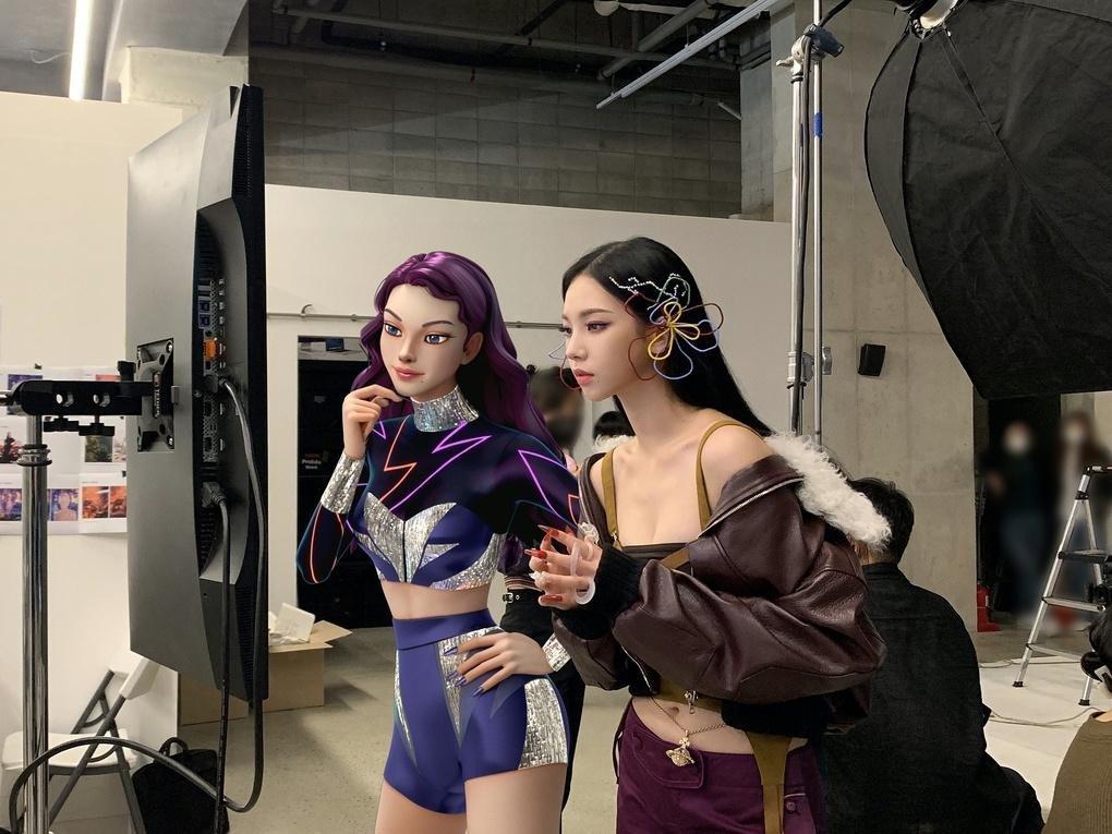 Karina được khen đẹp hơn cả phiên bản ảo của mình Karina được khen đẹp hơn cả phiên bản ảo của mình