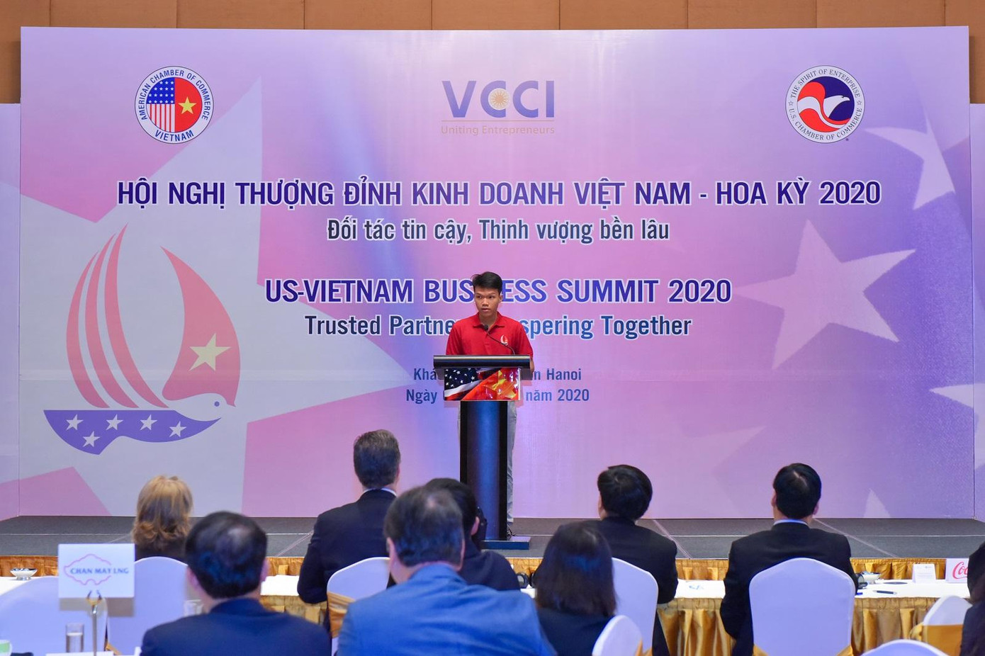 Nguyễn Duy phát biểu tại Hội nghị thượng đỉnh kinh doanh Việt Nam - Hoa Kỳ. Nguyễn Duy phát biểu tại Hội nghị thượng đỉnh kinh doanh Việt Nam - Hoa Kỳ.