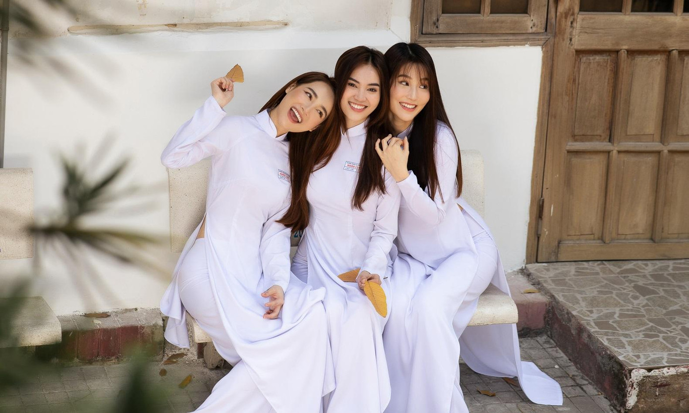 Bộ phim đầu tiên có đủ ba "ngọc nữ" sinh năm 1990.