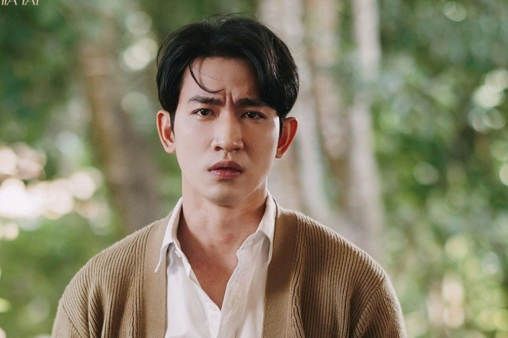 Võ Cảnh có diễn xuất chưa sinh động, đài từ cũng còn yếu. Võ Cảnh có diễn xuất chưa sinh động, đài từ cũng còn yếu.