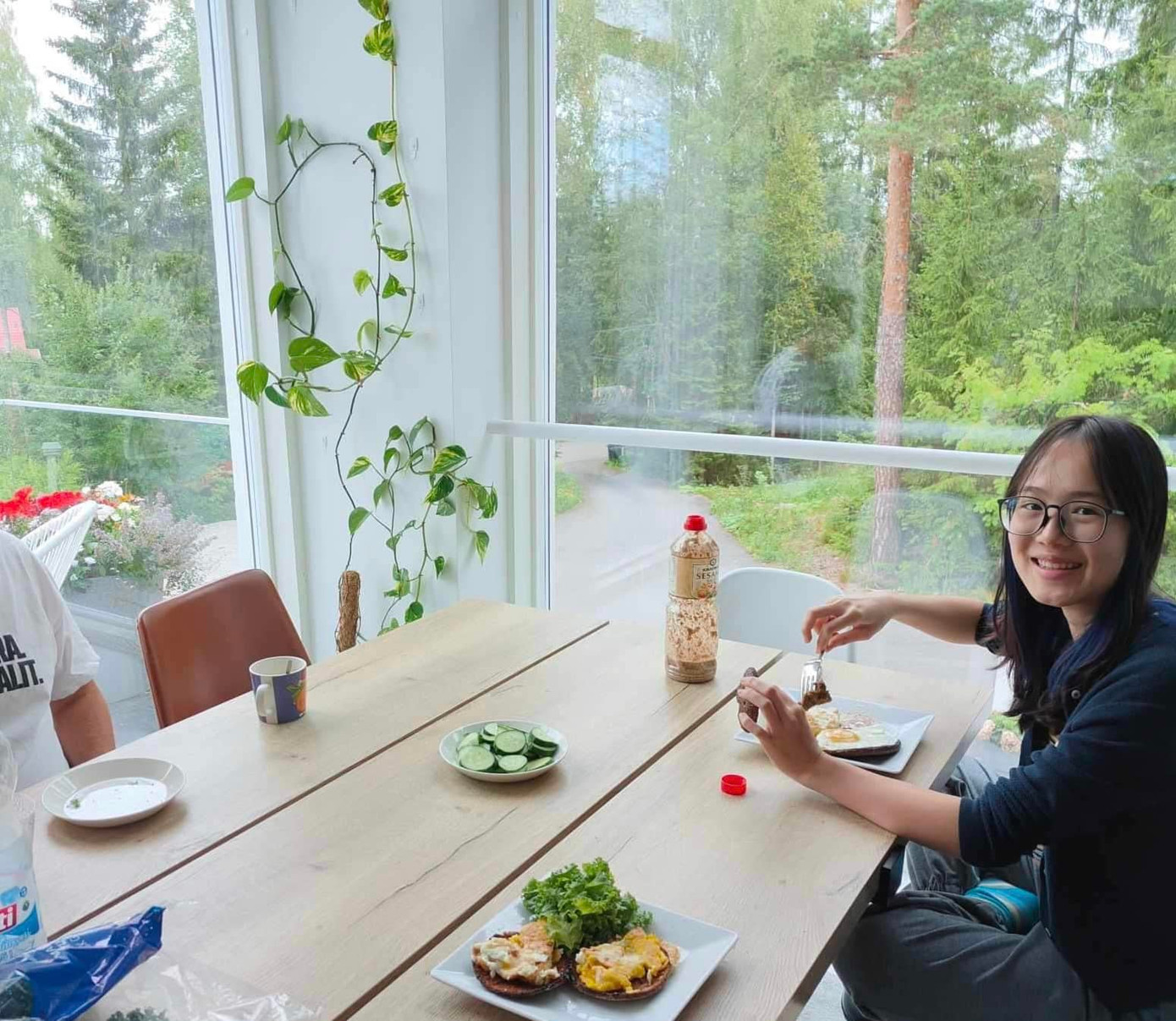 Khánh An chia sẻ rằng bạn đã phải cố gắng thay đổi nhanh chóng và tự lập.