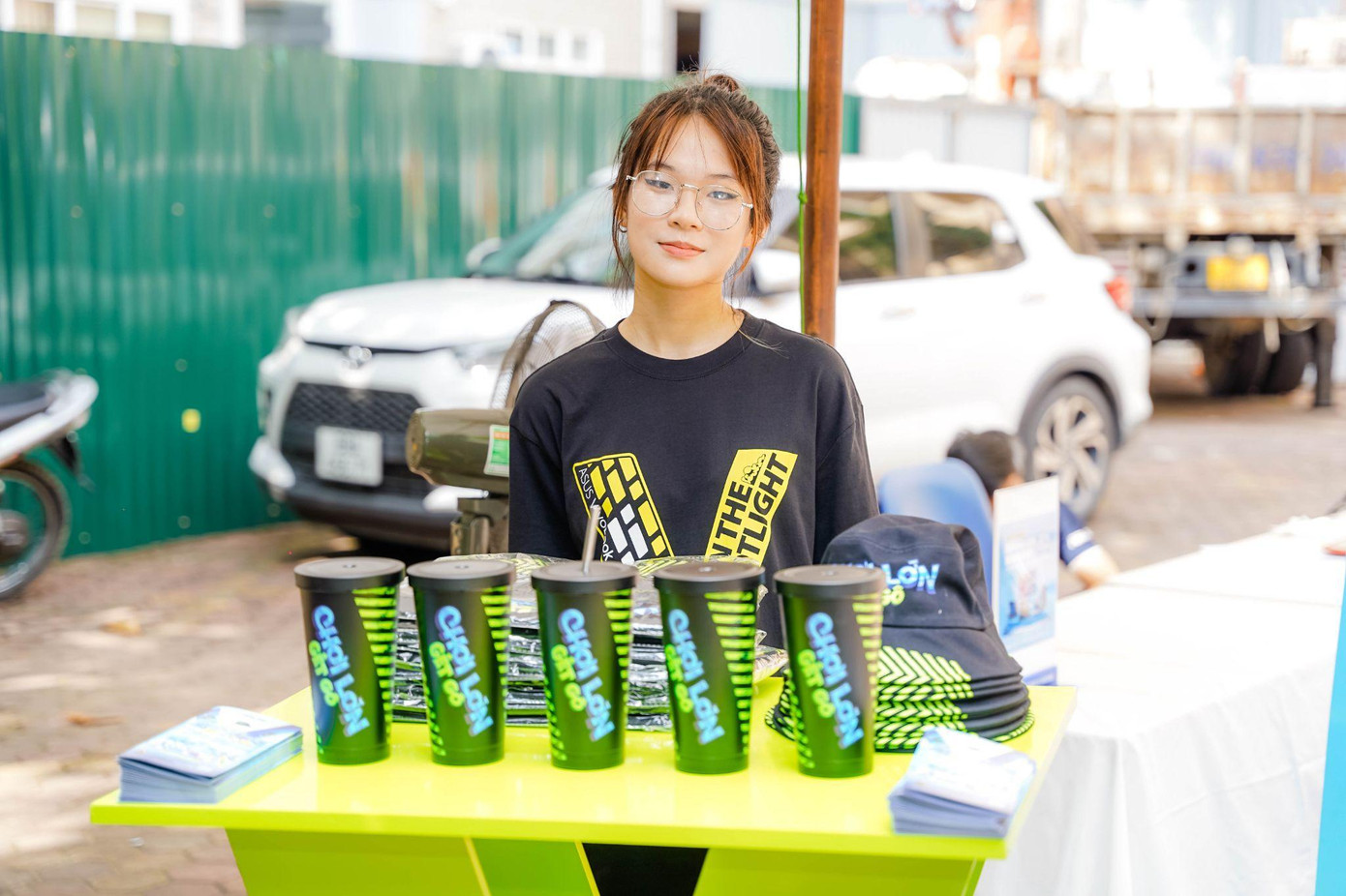 Bộ combo tựu trường “cool ngầu” dành cho các bạn sinh viên đến với Unitour