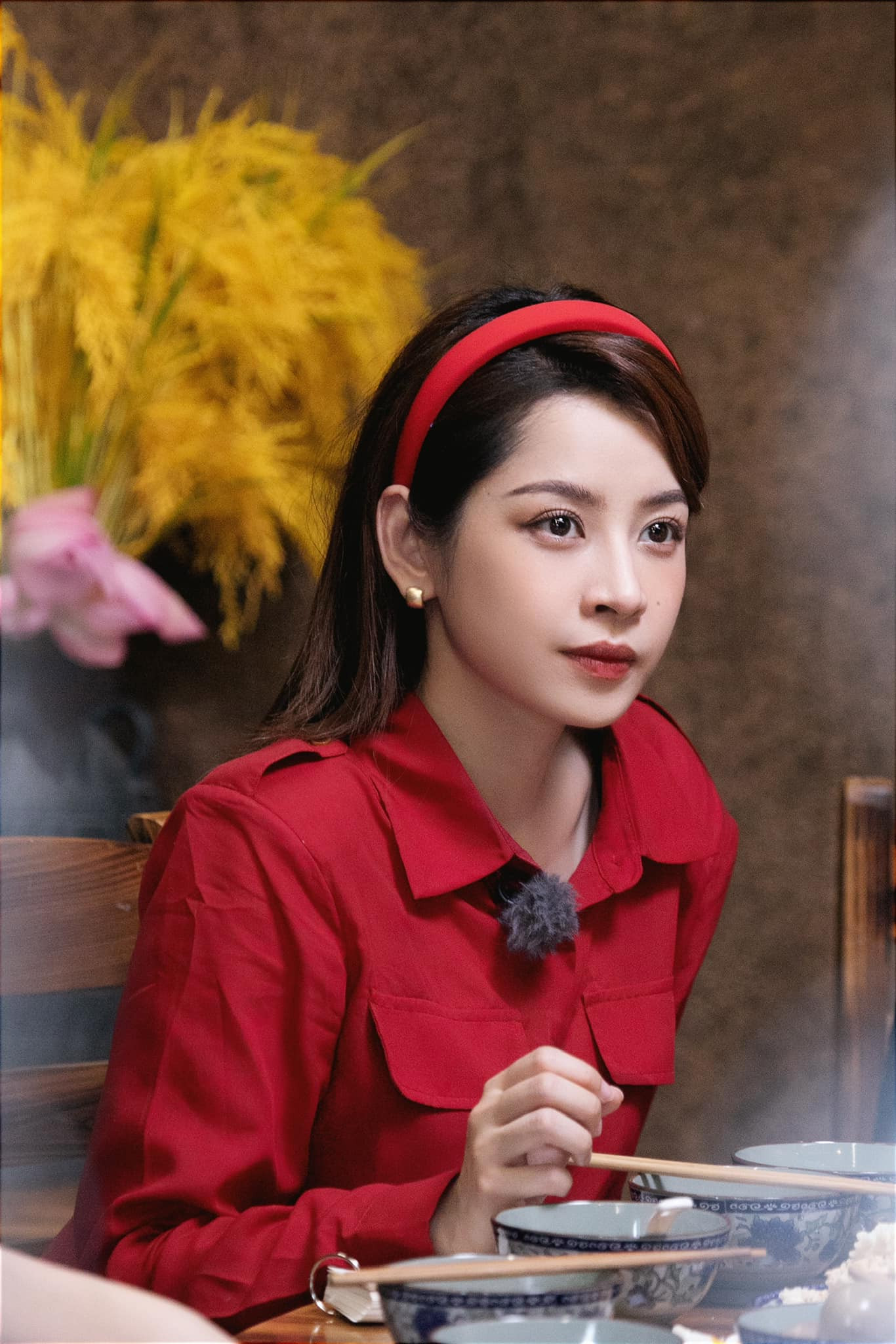 Chi Pu đang tham gia một show ẩm thực ở Trung Quốc.