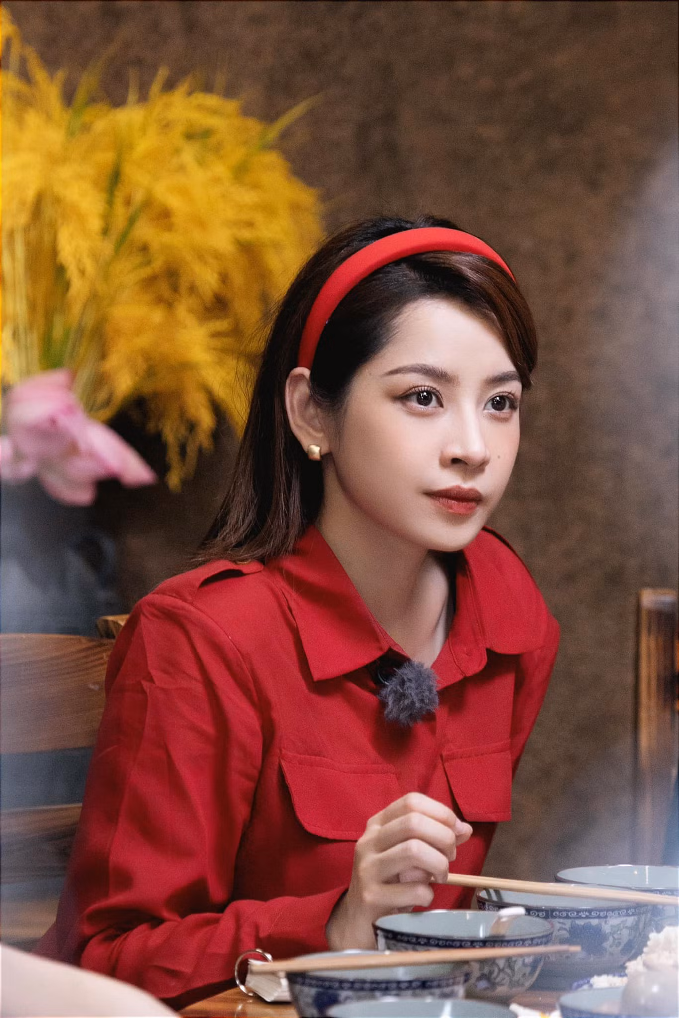 Chi Pu đang tham gia một show ẩm thực ở Trung Quốc.