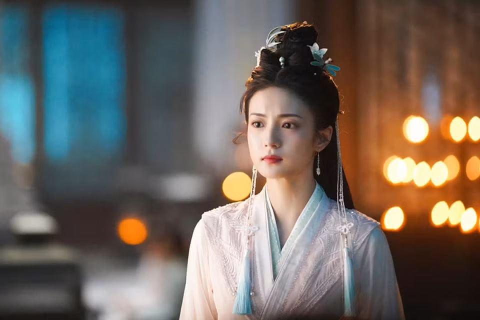 Cô còn có phim Thiên Đóa Đào Hoa Nhất Thế Khai lên sóng cùng thời điểm.