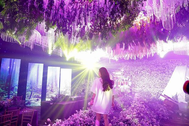 Không gian lộng lẫy của buổi tiệc. Không gian lộng lẫy của buổi tiệc.