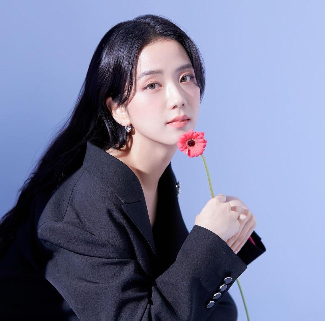 Jisoo đang có vai chính đầu tiên trong Snowdrop Jisoo đang có vai chính đầu tiên trong Snowdrop