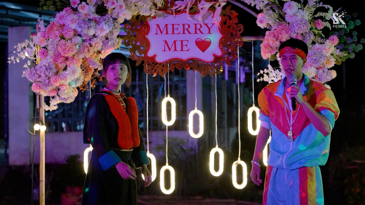 Pu cạn lời trước màn cầu hôn thích thể hiện mà lại viết sai chính tả. Pu cạn lời trước màn cầu hôn thích thể hiện mà lại viết sai chính tả.