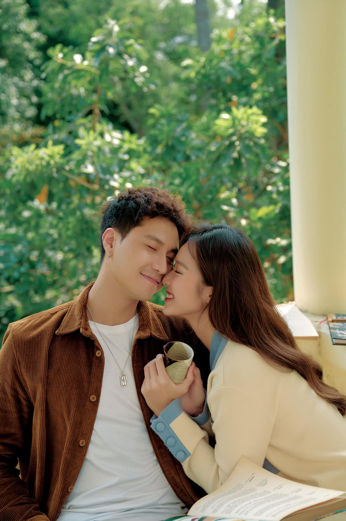 Hai người trở thành vợ chồng trong Gia Đình Mình Vui Bất Thình Lình. Hai người trở thành vợ chồng trong Gia Đình Mình Vui Bất Thình Lình.