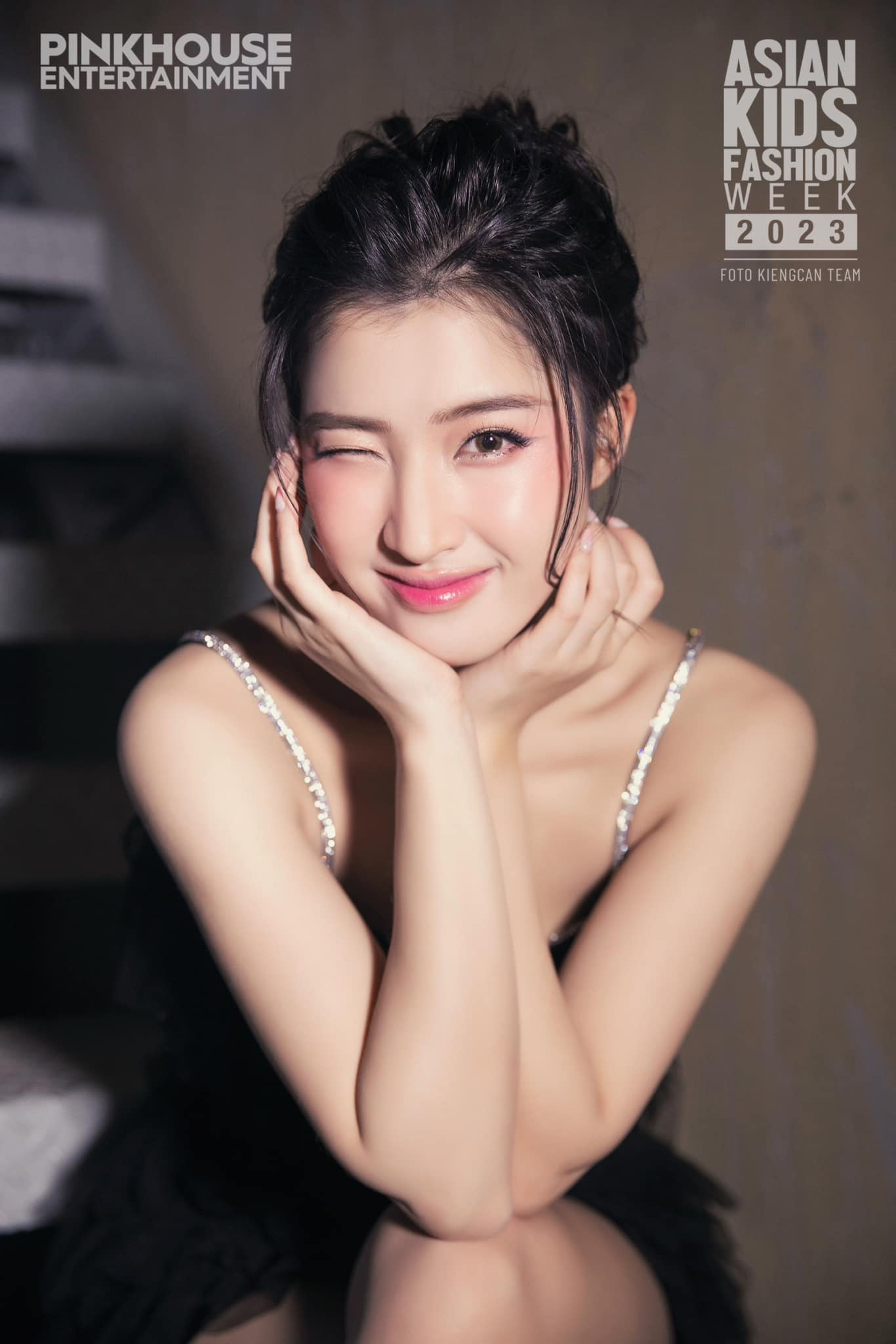 Khán giả đoán Phương Nhi còn sắp đóng phim. Khán giả đoán Phương Nhi còn sắp đóng phim.