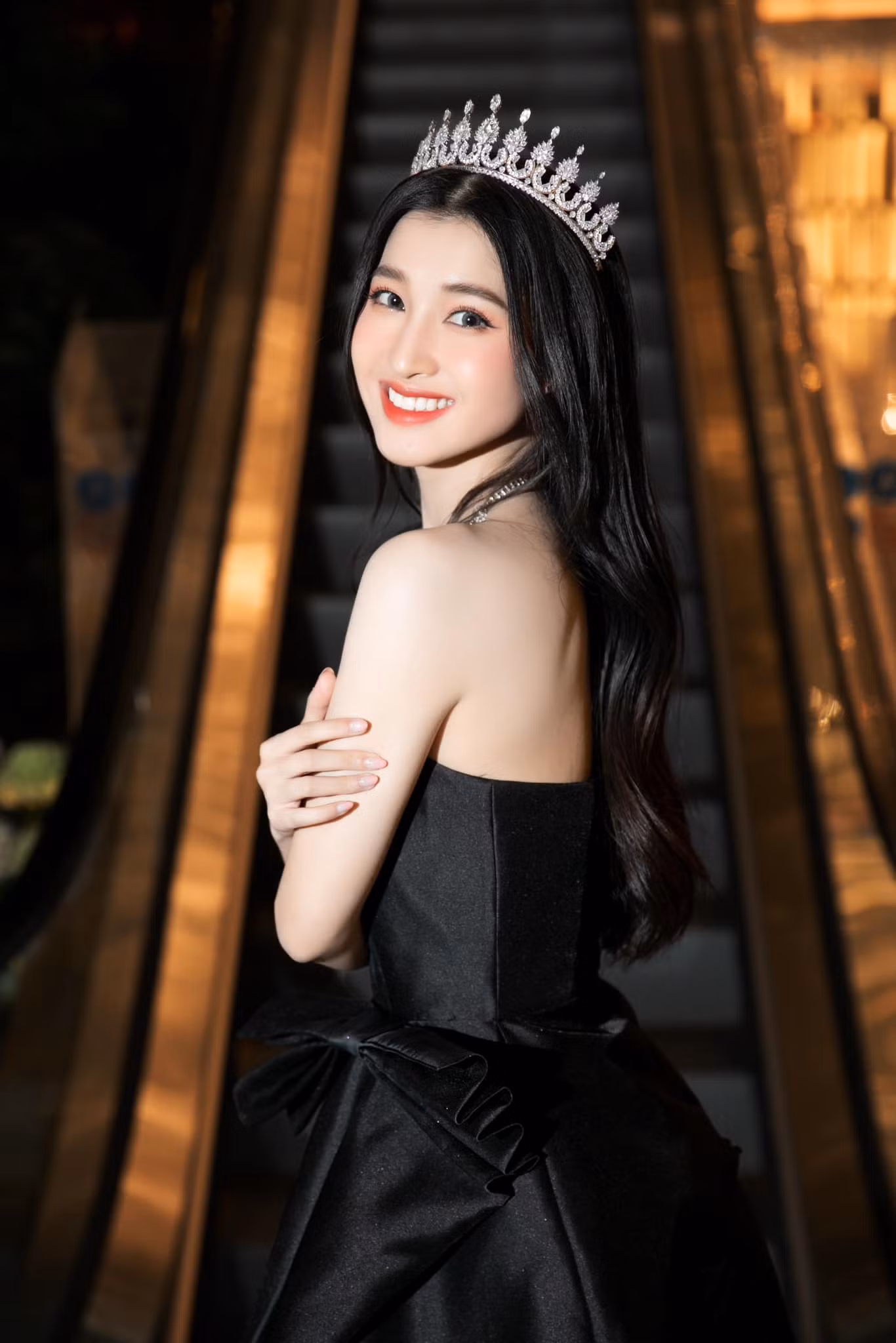 Xem ra cuộc thi Hoa hậu Quốc tế rất hợp với Phương Nhi. Xem ra cuộc thi Hoa hậu Quốc tế rất hợp với Phương Nhi.