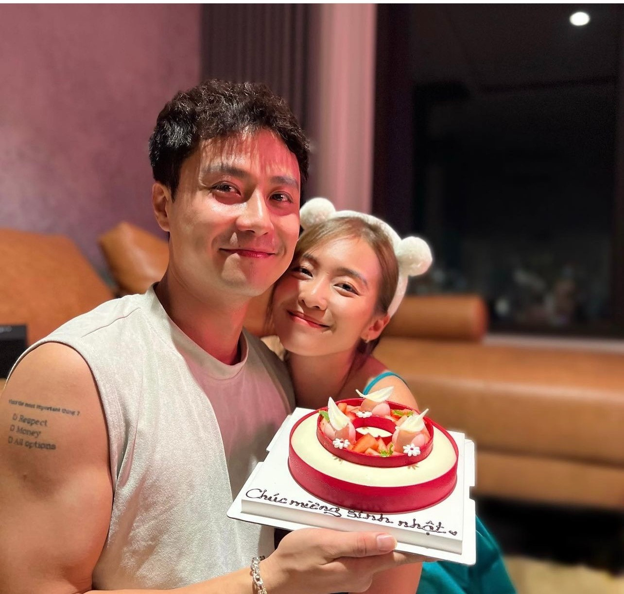 Nhưng khán giả vẫn thích ghép đôi Thanh Sơn, Khả Ngân hơn. Nhưng khán giả vẫn thích ghép đôi Thanh Sơn, Khả Ngân hơn.