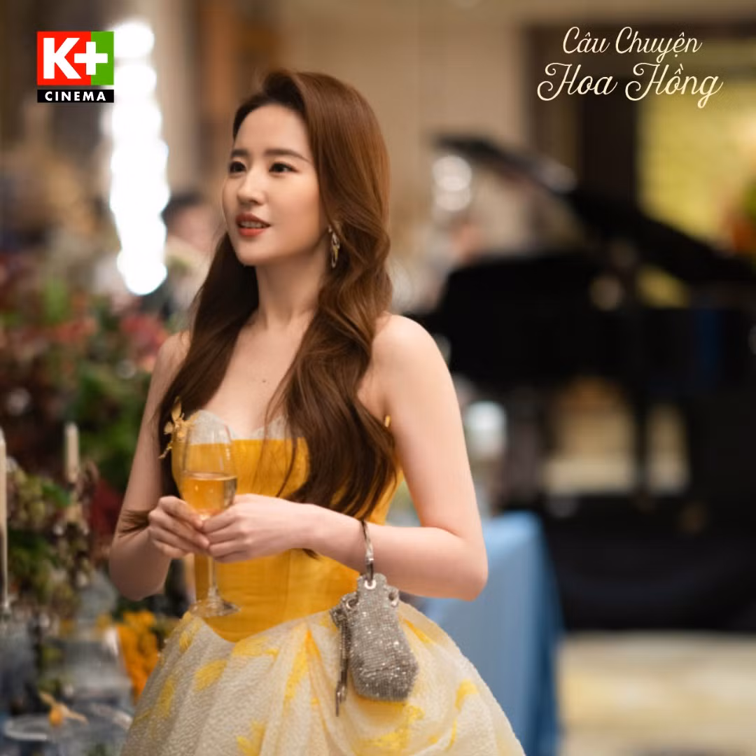 Hoàng Diệc Mai đi tới đâu là gây thương nhớ tới đó. Hoàng Diệc Mai đi tới đâu là gây thương nhớ tới đó.