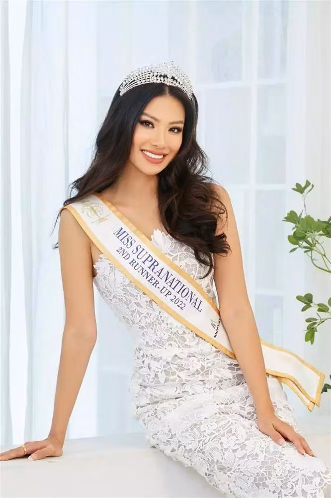 Kim Duyên không muốn đề cập đến các tin đồn về chuyện học hành của mình