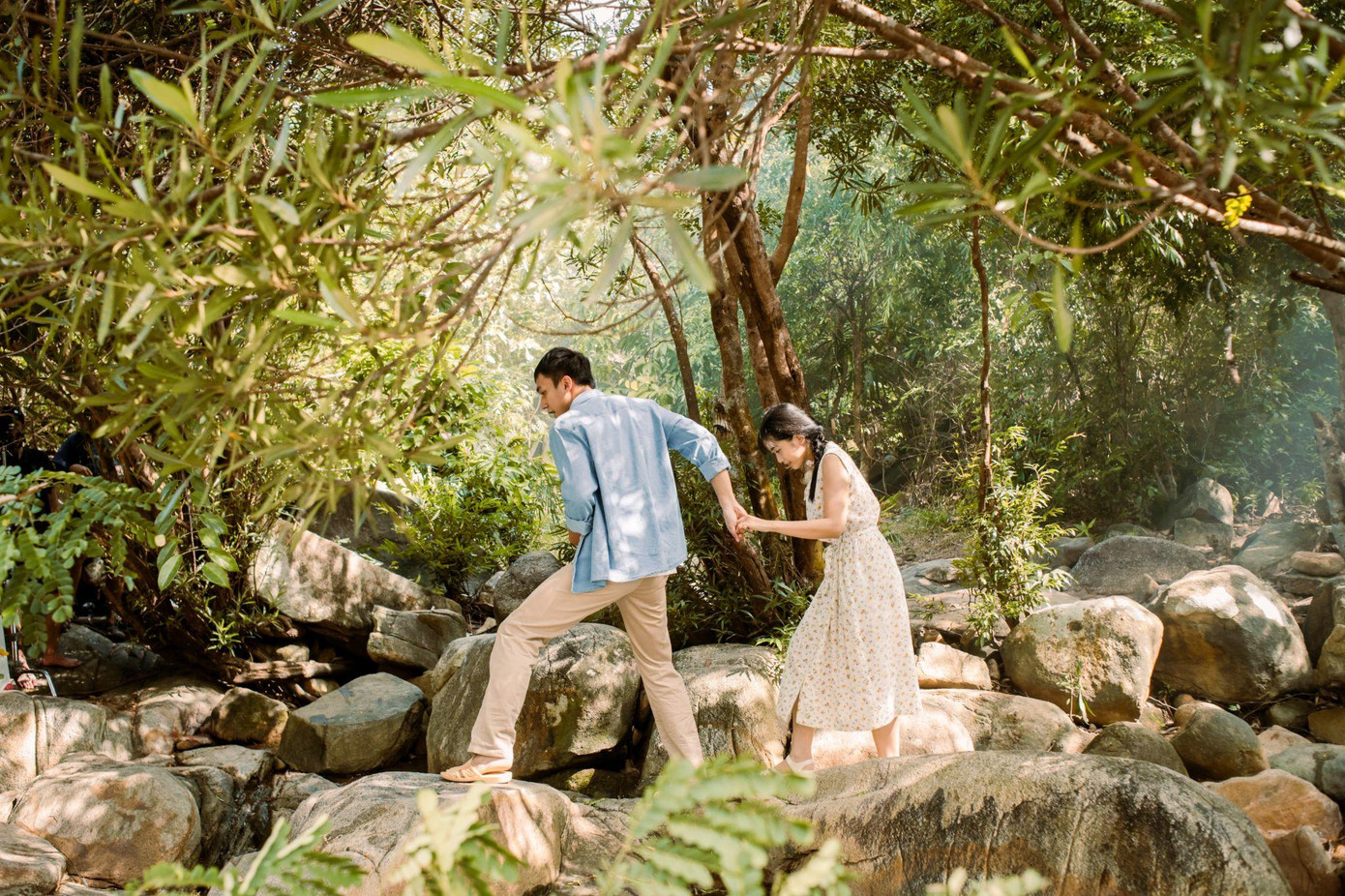 Dù con đường đó có như thế nào, Vinh, Miền và Phúc vẫn nỗ lực đi đến cùng. Dù con đường đó có như thế nào, Vinh, Miền và Phúc vẫn nỗ lực đi đến cùng.