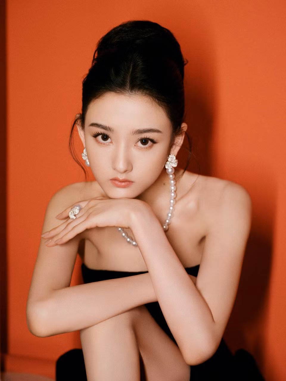 Tống Tổ Nhi trở lại dồn dập với các dự án thu hút lượng thảo luận cao. Tống Tổ Nhi trở lại dồn dập với các dự án thu hút lượng thảo luận cao.