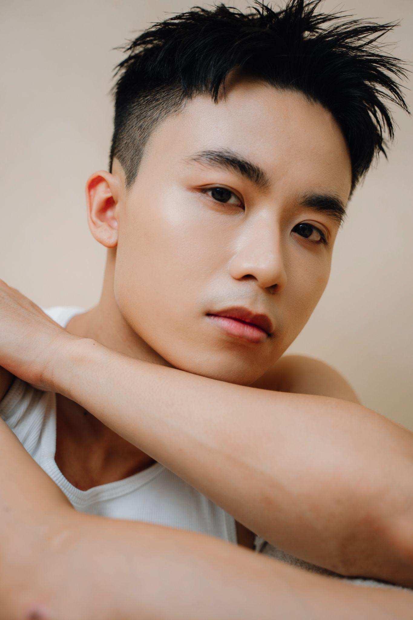 Lương Đỗ - chàng trai gây bất ngờ với những chia sẻ rất hữu ích về skincare cho nam giới.