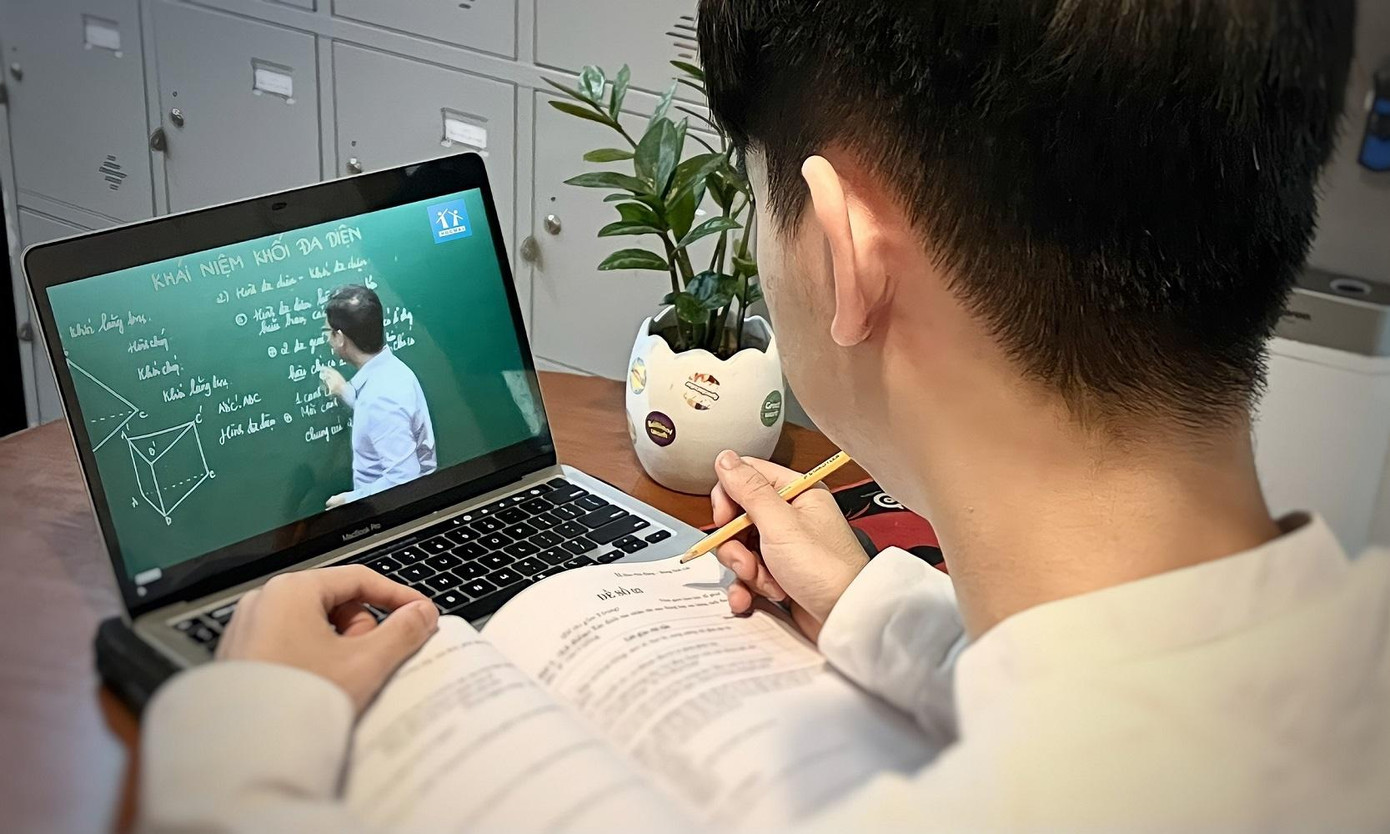 Teen lớp 10 năm nay sẽ làm quen với học theo tổ hợp Teen lớp 10 năm nay sẽ làm quen với học theo tổ hợp