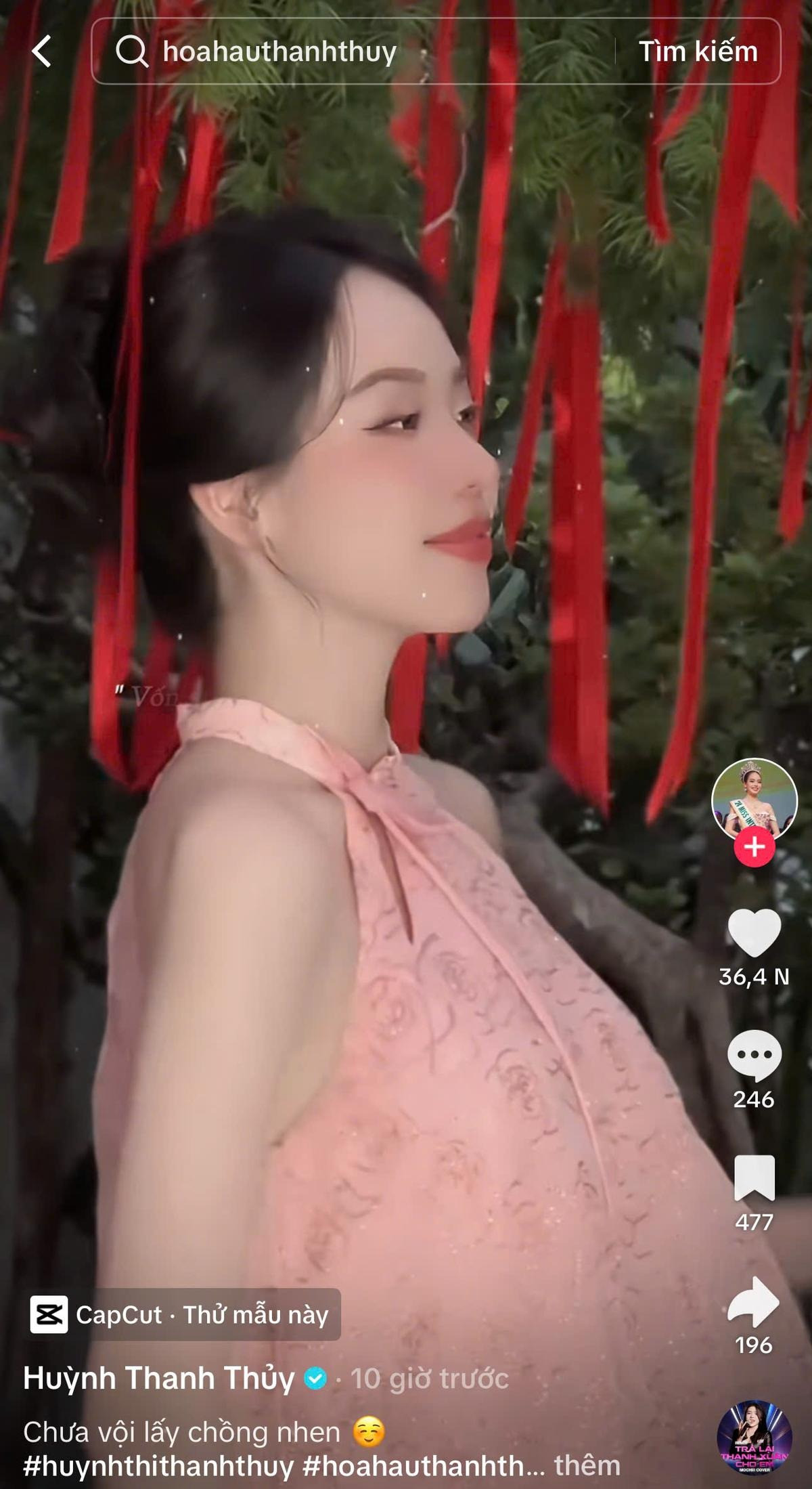 Nàng hậu nhanh chóng thanh minh một cách rất dễ thương. Nàng hậu nhanh chóng thanh minh một cách rất dễ thương.