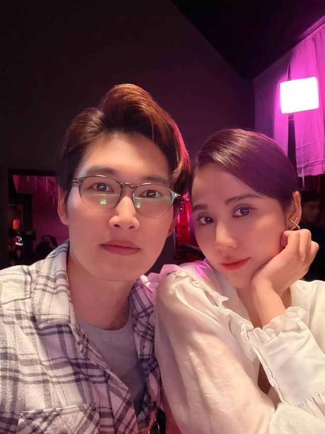 Huyền Lizzie và Đình Tú đẹp đôi từ phim đến đời thường. Huyền Lizzie và Đình Tú đẹp đôi từ phim đến đời thường.