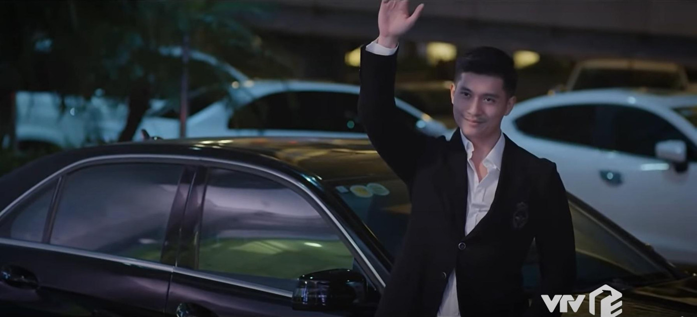 Hoàng Duy tái mặt khi đụng độ tình địch Hoàng Duy tái mặt khi đụng độ tình địch