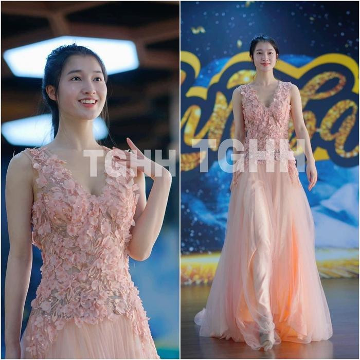 Netizen cho rằng đây là váy dạ hội Phương Nhi mang đến Miss International 2023. Netizen cho rằng đây là váy dạ hội Phương Nhi mang đến Miss International 2023.