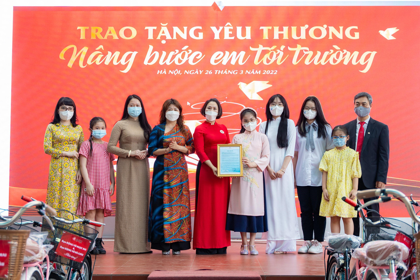 Hội chữ thập đỏ Quận Ba Đình gửi Thư cảm ơn tới hai em Đặng Vũ Ngọc Mai và Đặng Vũ Hà Châu và gia đình.