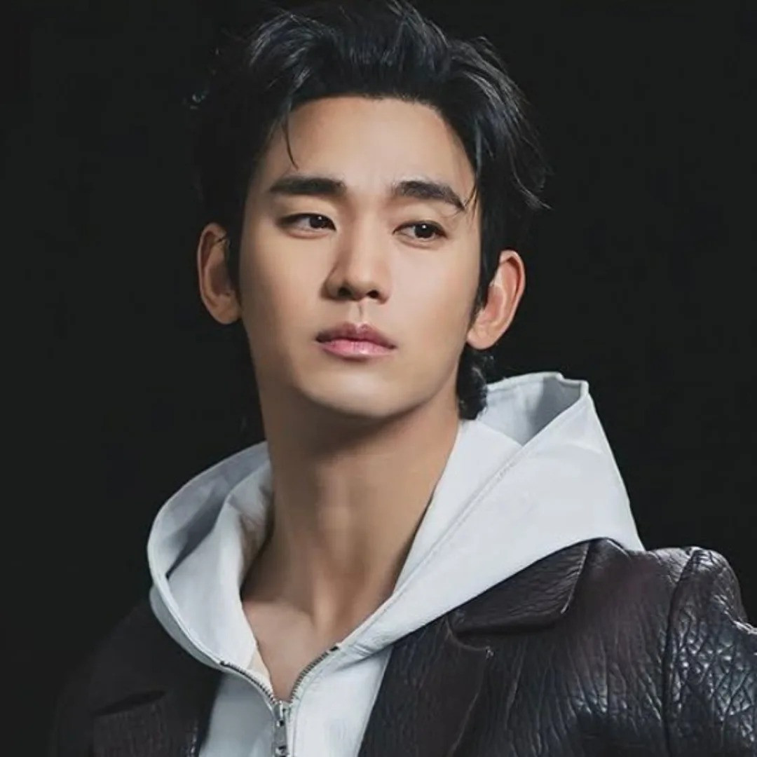 Kim Soo Hyun đang vướng ồn ào lớn nhất sự nghiệp.