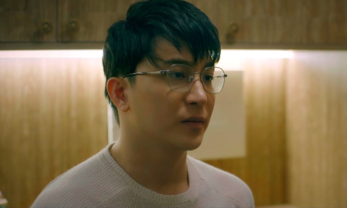 Sắp tới đây, Tùng sẽ phải trả giá vì bản tính lăng nhăng của mình. Sắp tới đây, Tùng sẽ phải trả giá vì bản tính lăng nhăng của mình.