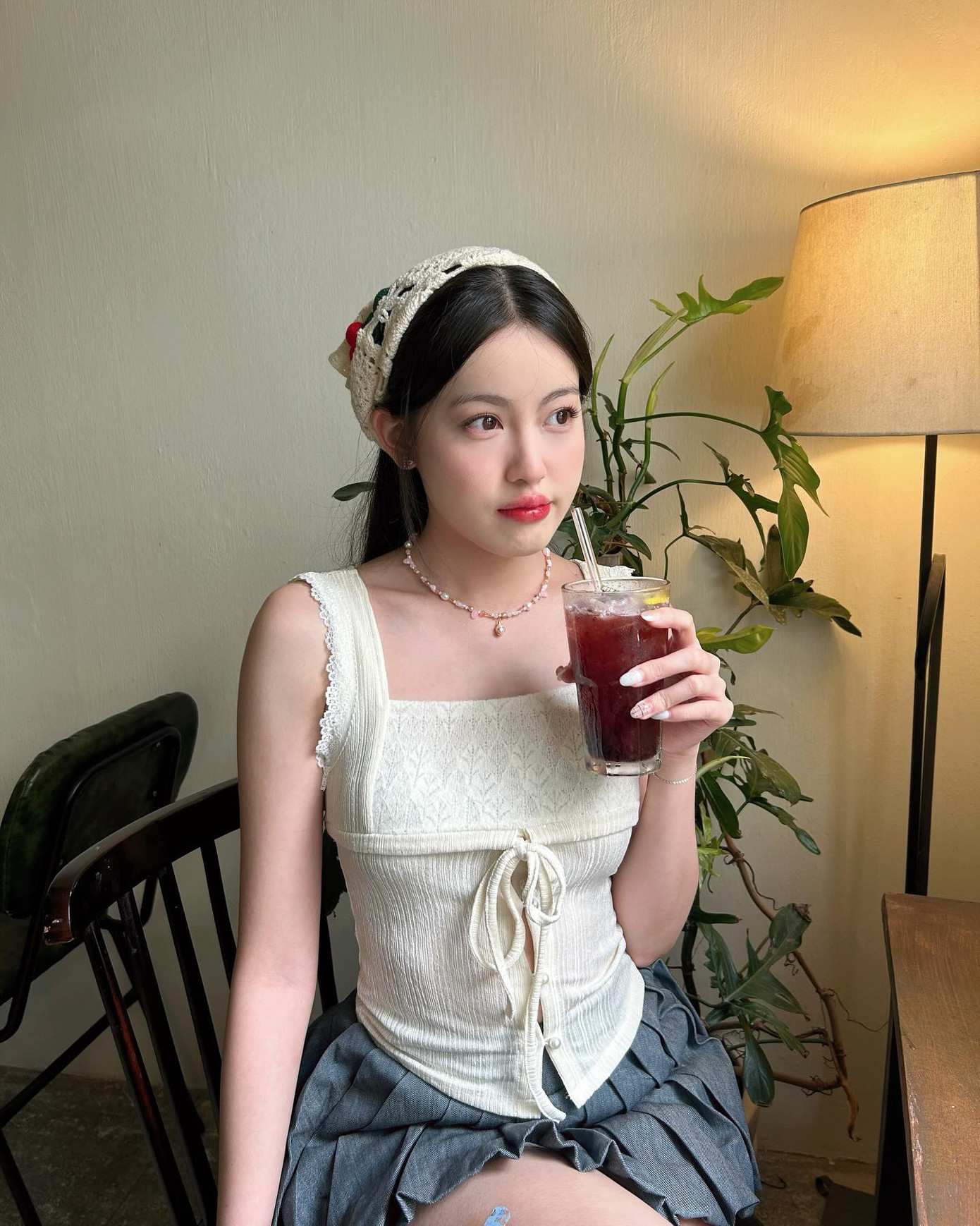 Mỹ Hàn được yêu thích vì xinh đẹp và dễ thương, thân thiện. Mỹ Hàn được yêu thích vì xinh đẹp và dễ thương, thân thiện.