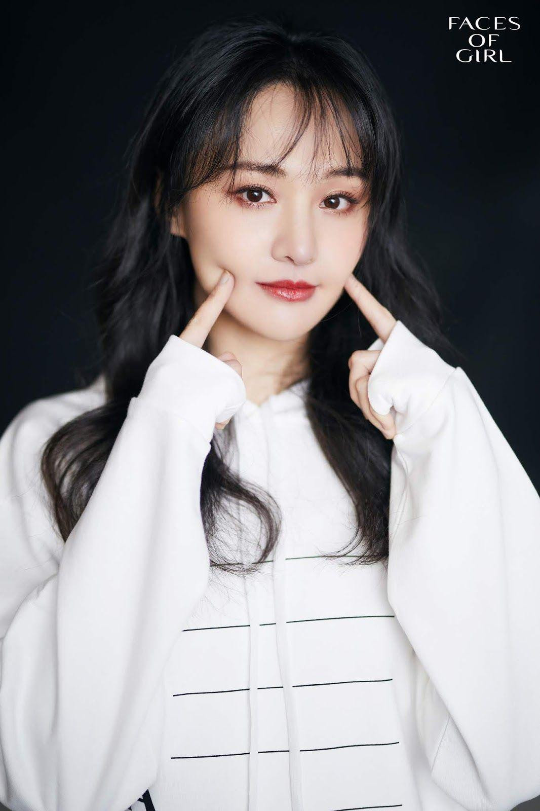 Nữ diễn viên than mình nghèo túng đến mức phải tiết kiệm triệt để.