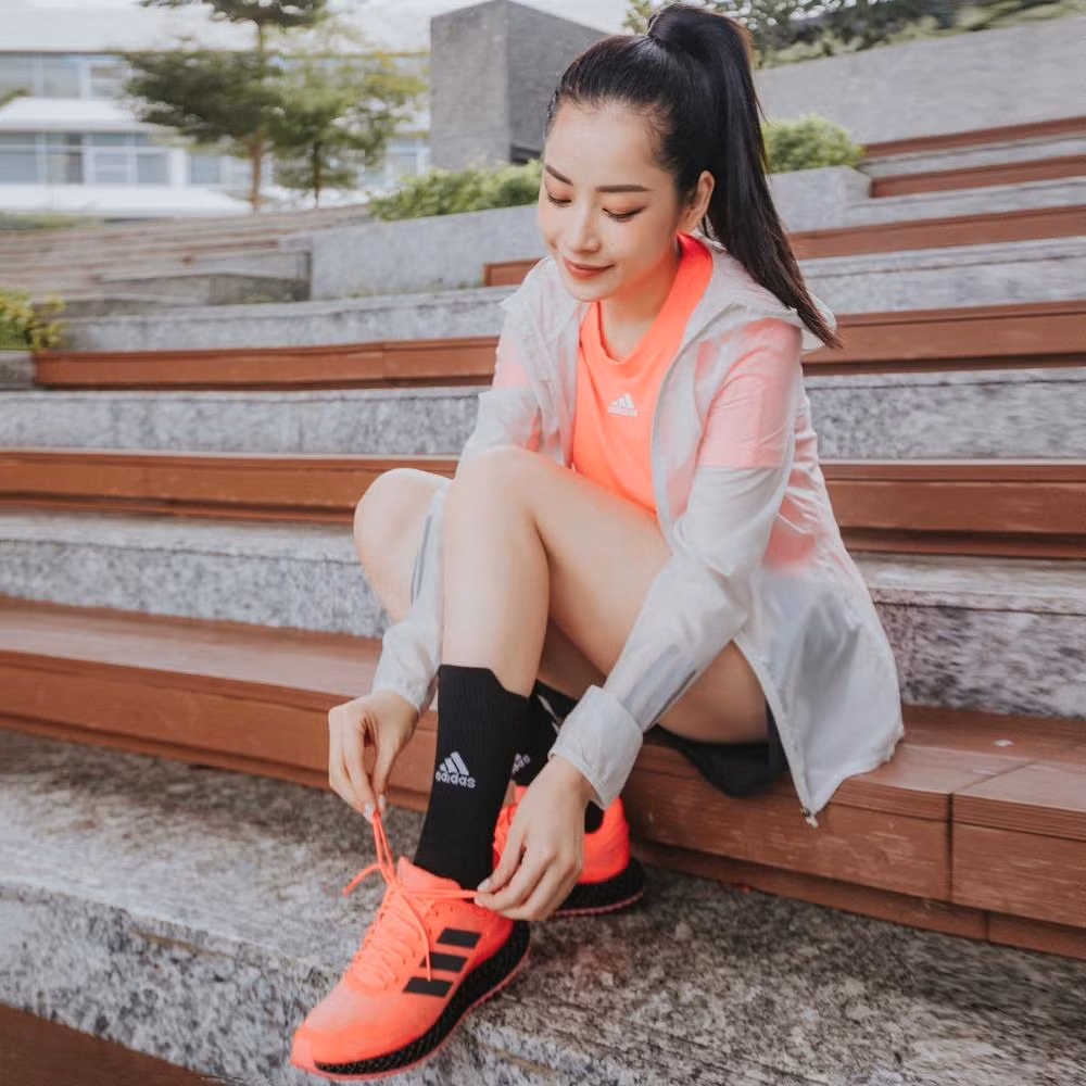 Chi Pu từng làm người mẫu cho nhiều nhãn hàng thời trang.