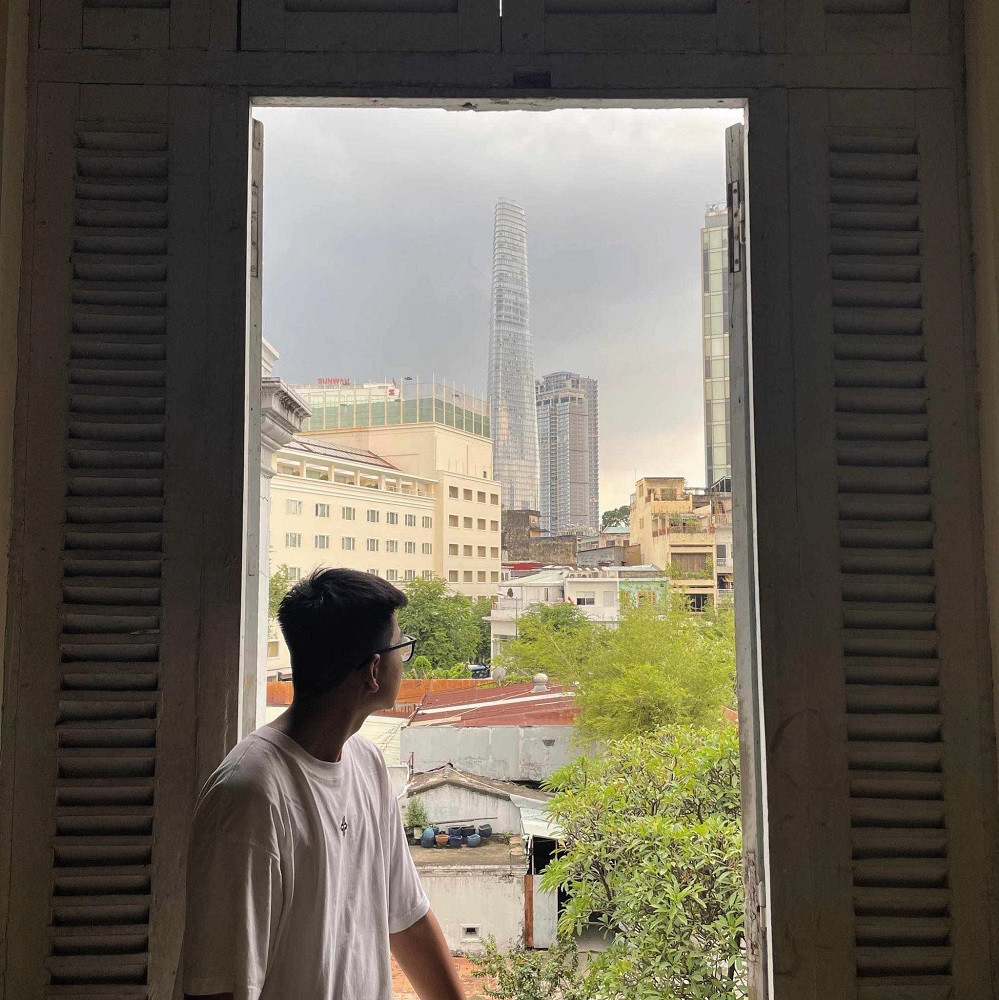 Bạn Hồng Ân chọn thi tổ hợp Toán - Lí - Anh. Bạn Hồng Ân chọn thi tổ hợp Toán - Lí - Anh.