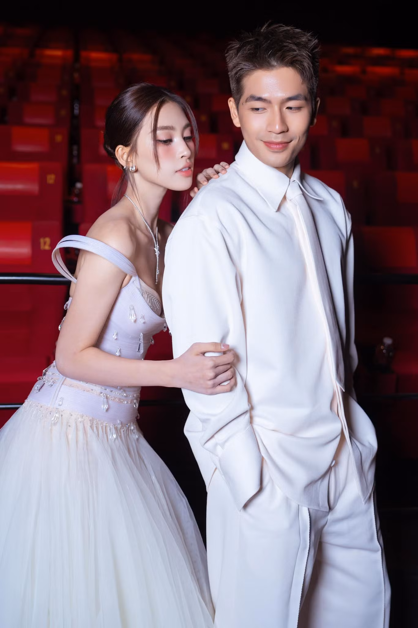 Hai người rất tình cảm khi đi quảng bá phim. Hai người rất tình cảm khi đi quảng bá phim.
