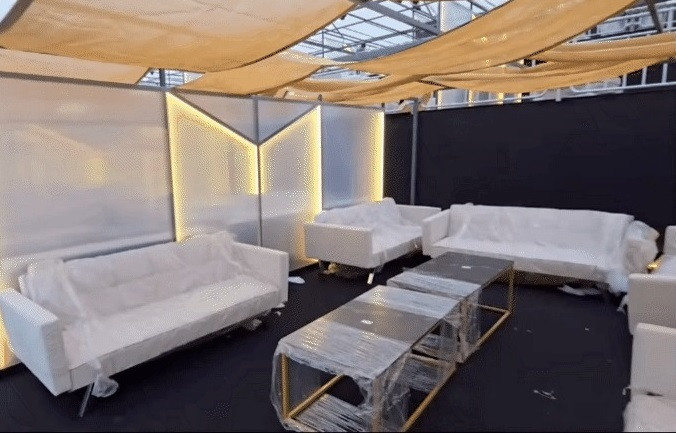 Khu X-Vip ở concert Anh trai vượt ngàn chông gai là các phòng riêng. Khu X-Vip ở concert Anh trai vượt ngàn chông gai là các phòng riêng.