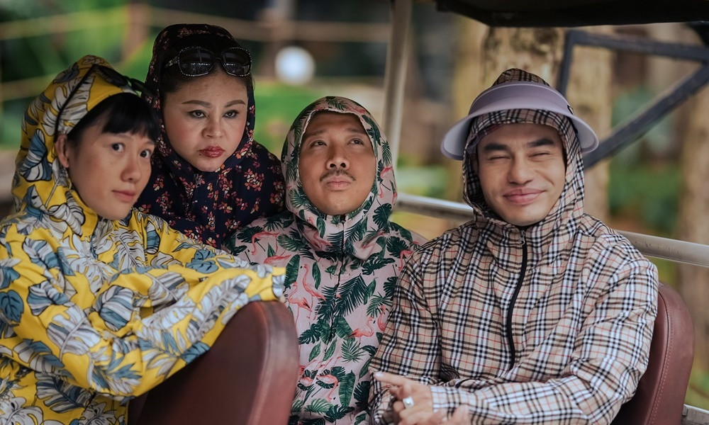 Bộ tứ làm gì cũng hỏng nhưng nhiệt tình có thừa. Bộ tứ làm gì cũng hỏng nhưng nhiệt tình có thừa.