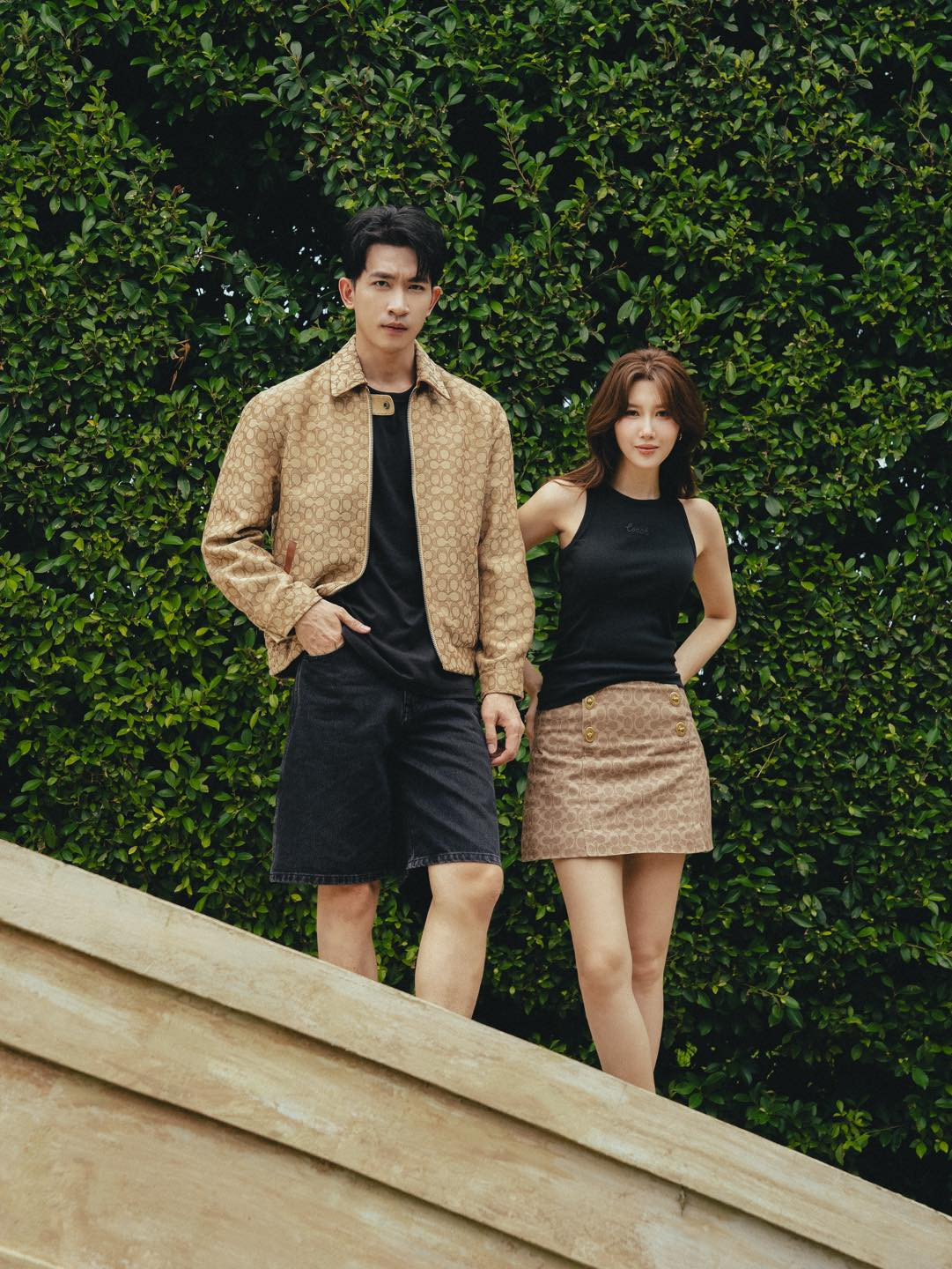 Thúy Ngân - Võ Cảnh cũng có nhiều hành động giống Thanh Sơn - Khả Ngân. Thúy Ngân - Võ Cảnh cũng có nhiều hành động giống Thanh Sơn - Khả Ngân.