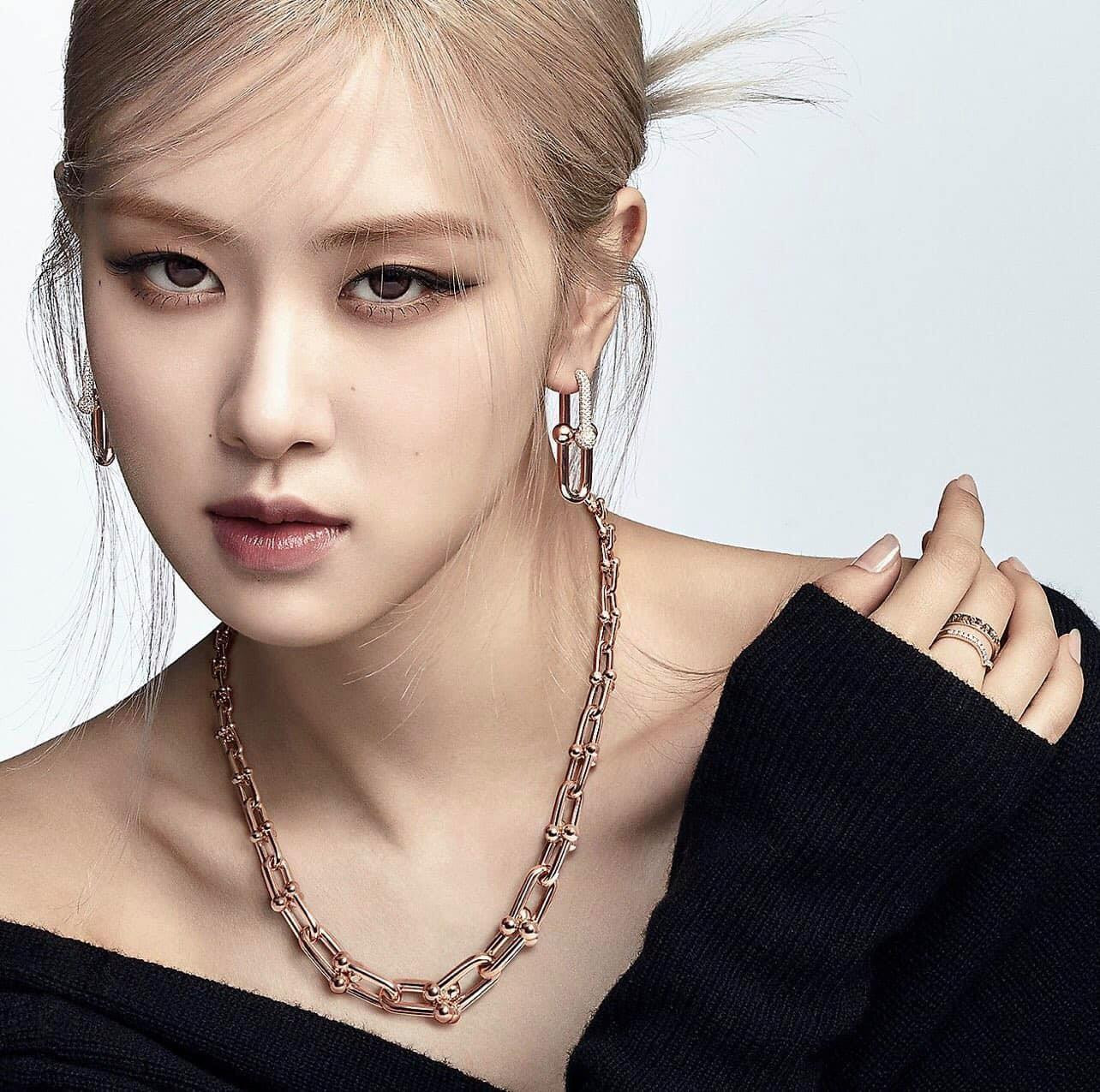 Rosé cũng giúp thương hiệu Tiffany & Co. được biết đến nhiều hơn.